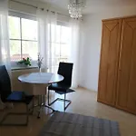 Am Bodensee Mit 3 Schlafzimmer Ueber 2 Etage Mit Kleine Balkon Bis 6 Personen Apartamento Uberlingen