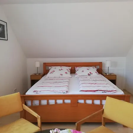 Am Bodensee Mit 3 Schlafzimmer Ueber 2 Etage Mit Kleine Balkon Bis 6 Personen Апартаменты Иберлинген
