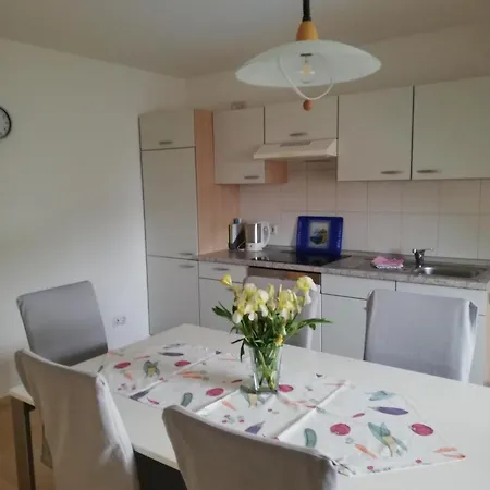 Am Bodensee Mit 3 Schlafzimmer Ueber 2 Etage Mit Kleine Balkon Bis 6 Personen Apartamento *