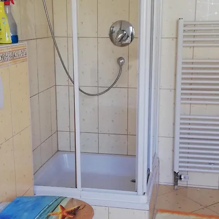Am Bodensee Mit 3 Schlafzimmer Ueber 2 Etage Mit Kleine Balkon Bis 6 Personen Apartman *