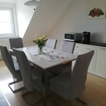 Apartment Am Bodensee Mit 3 Schlafzimmer Ueber 2 Etage Mit Kleine Balkon Bis 7 Personen Uberlingen