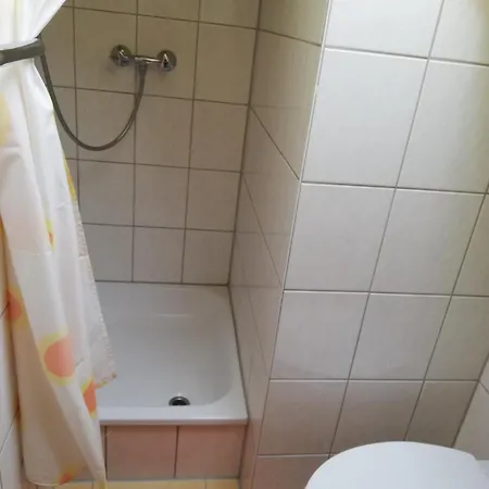 Am Bodensee Mit 3 Schlafzimmer Ueber 2 Etage Mit Kleine Balkon Bis 6 Personen Иберлинген