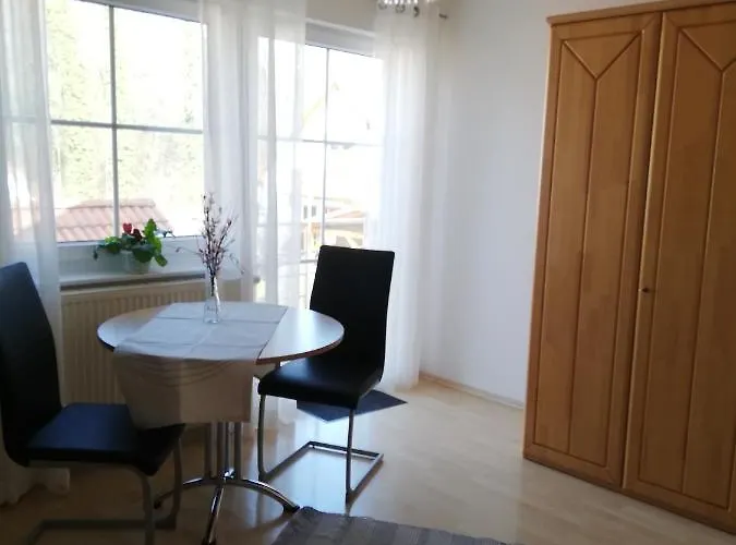 Am Bodensee Mit 3 Schlafzimmer Ueber 2 Etage Mit Kleine Balkon Bis 7 Personen アパート ユーバーリンゲン