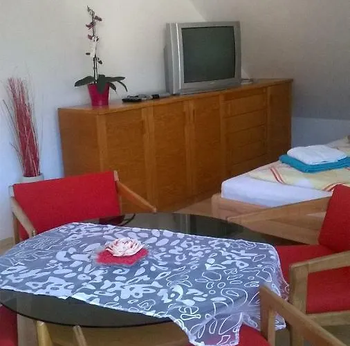 アパート Am Bodensee Mit 3 Schlafzimmer Ueber 2 Etage Mit Kleine Balkon Bis 7 Personen ユーバーリンゲン